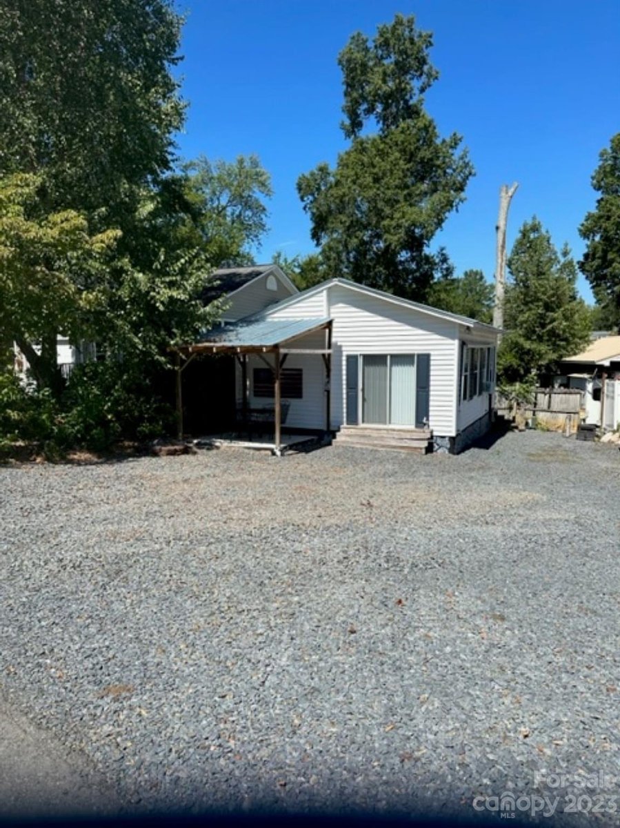 119 HIDEAWAY TRAIL, MOUNT GILEAD, NC 27306 Twin Harbor Happy Place