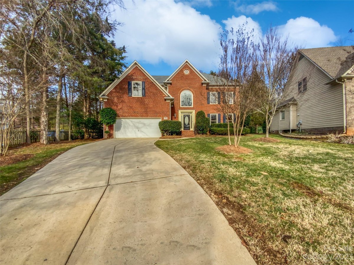 12307 OAKBRIAR LANE, CHARLOTTE, NC 28273 Connestee Falls Realty