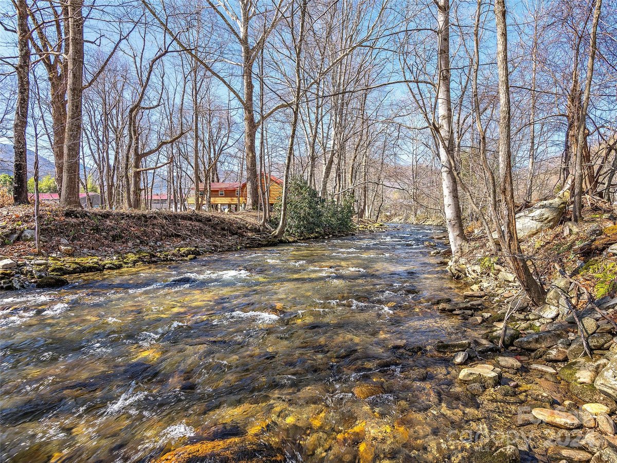 Badd Lane, Maggie Valley, NC 28751