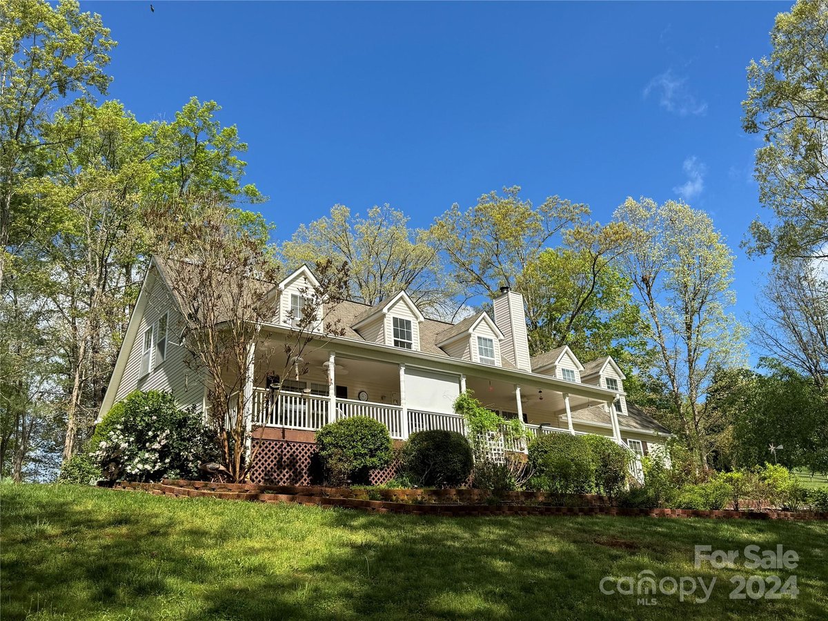 21 FARM VALLEY COURT, WEAVERVILLE, NC 28787 French Broad Real Estate Co.