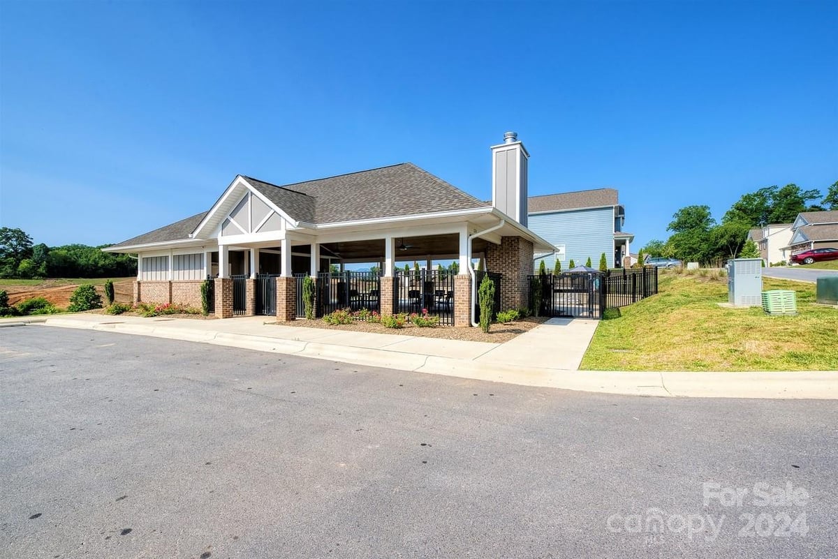 175 MARATHON LANE, CANDLER, NC 28715 French Broad Real Estate Co.