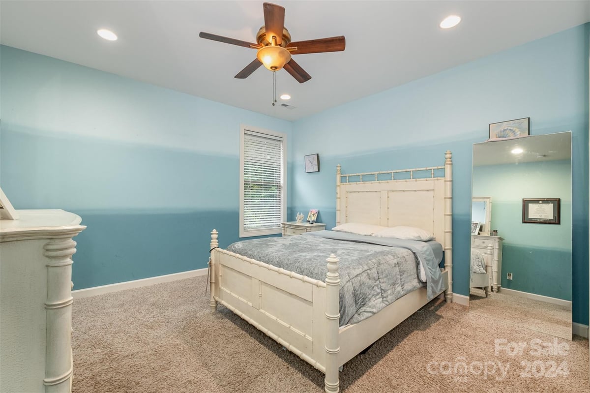 184 BELLS CROSSING DRIVE, MOORESVILLE, NC 28117 The Finigan Group