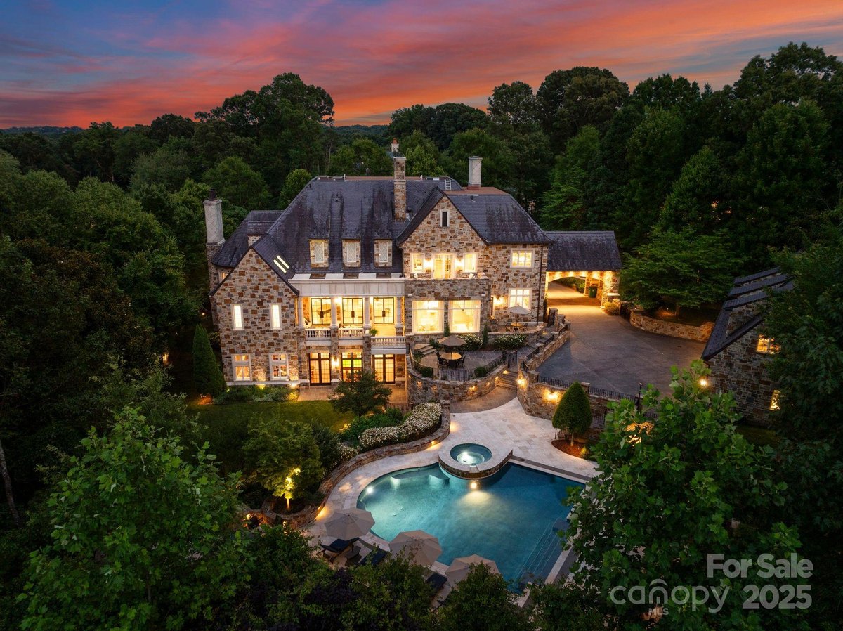 4536 Fox Brook Lane Charlotte NC 28211