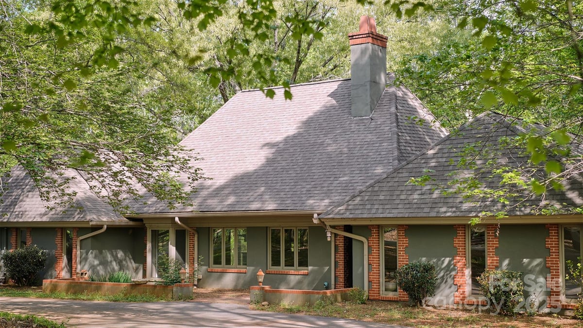 145 S Glassy Mountain Road