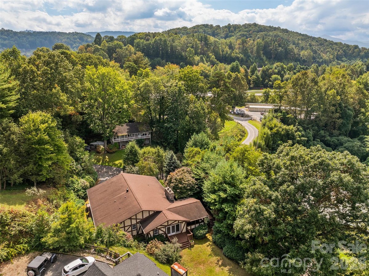 21 Gunter Drive, Waynesville, NC 28785