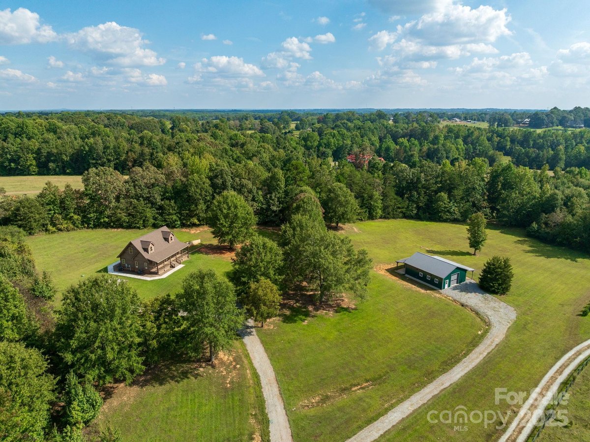 185 Robinson Acres Lane