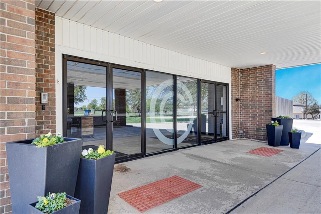 Active Commercial Listings Haley Epps, Real Estate Agent