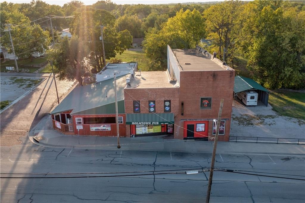206 N NATIONAL AVENUE, FORT SCOTT, KS 66701 Lyons Realty Group