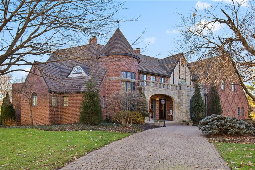 Discover Homes for Sale in Leawood, KS The Haley Epps Team