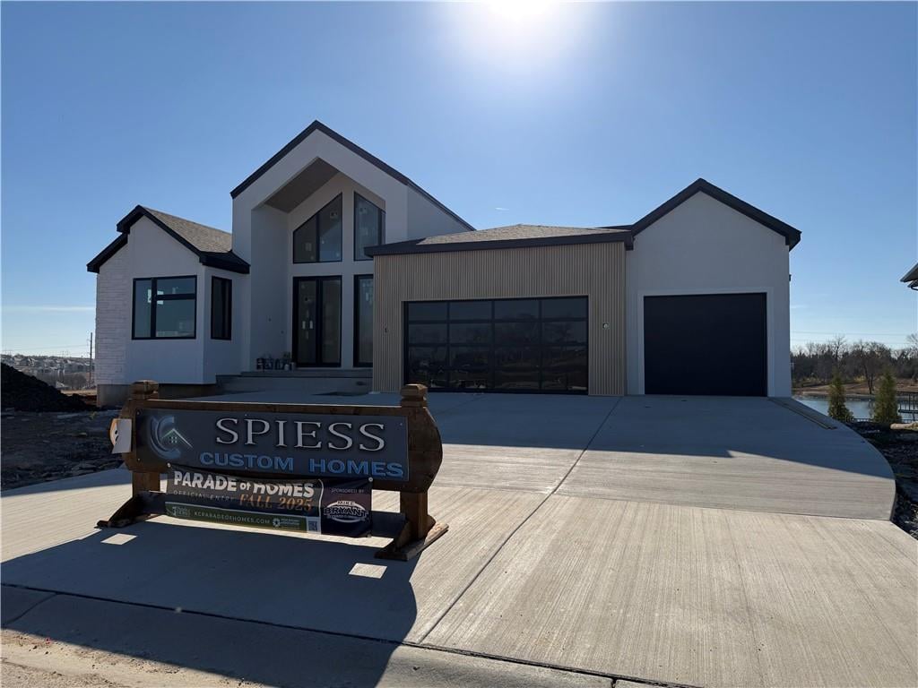 8976 Ginger Street, Lenexa, KS 66227