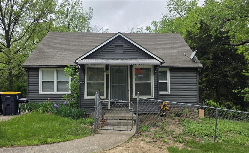 5700 Manchester Avenue, Kansas City, MO 64129 photo