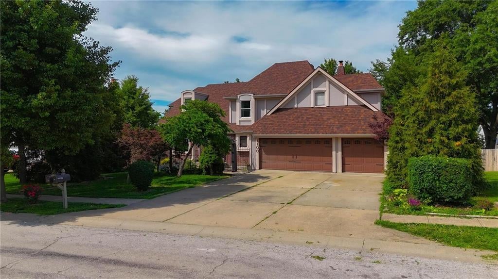 4100 NE SHADY LANE Drive, Gladstone, MO 64119 photo