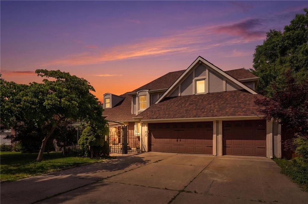 4100 NE SHADY LANE Drive, Gladstone, MO 64119 photo