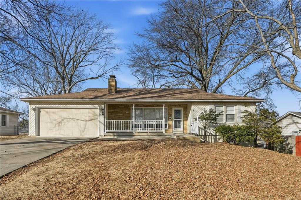 102 NW 65th Street, Gladstone, MO 64118 photo