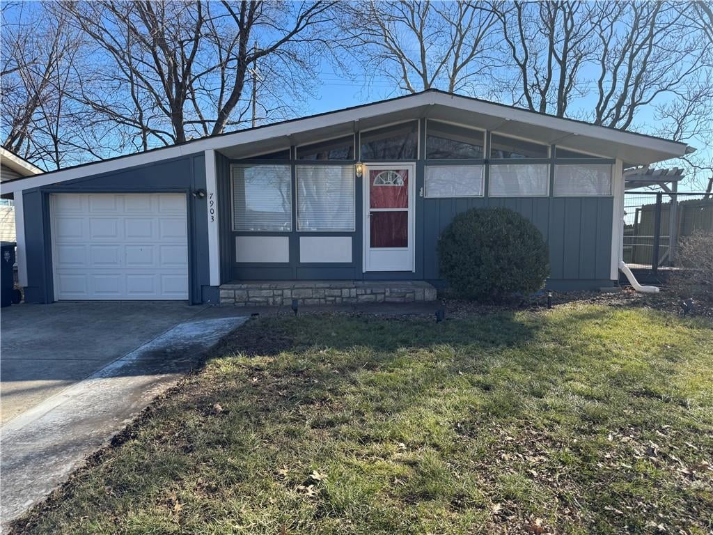 7903 NW Avalon Street, Kansas City, MO 64152 photo