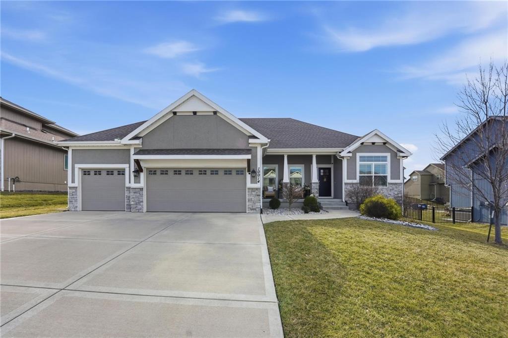 10014 N Palmer Avenue, Kansas City, MO 64157 photo