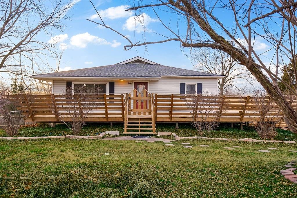 8122 Hampton Road, Kansas City, MO 64152 photo