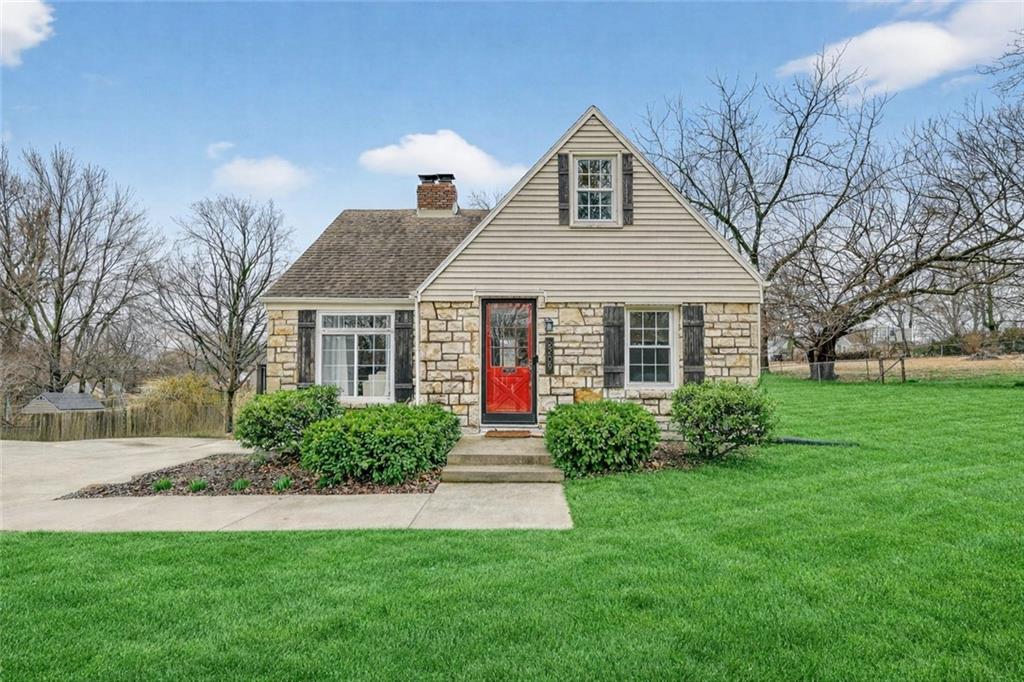 2209 NE Gaddy Road, Kansas City, MO 64118 photo