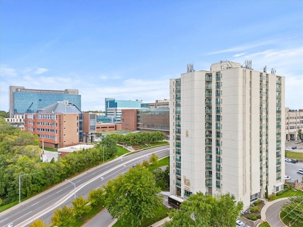 3838 Rainbow Boulevard #304, Kansas City, KS 66103 photo