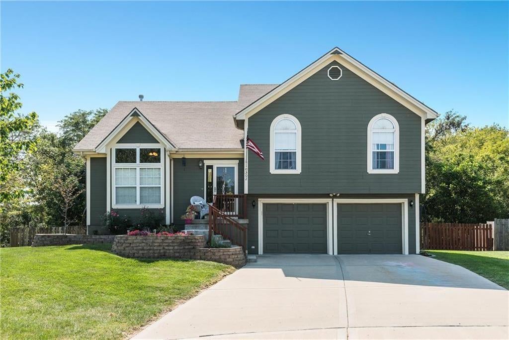10502 N Wallace Avenue, Kansas City, MO 64157 photo
