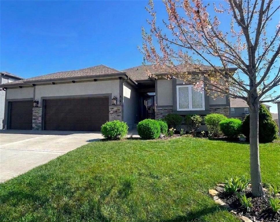 8141 NW 90th Street, Kansas City, MO 64153 photo