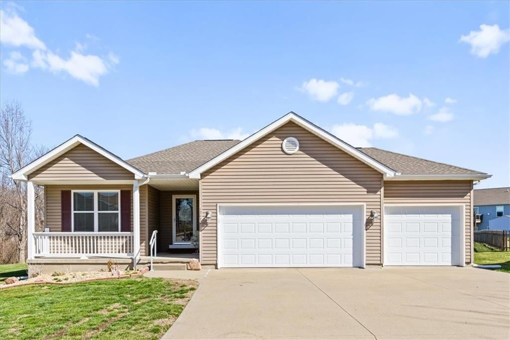 12670 Oakwood Drive, Platte City, MO 64079 photo