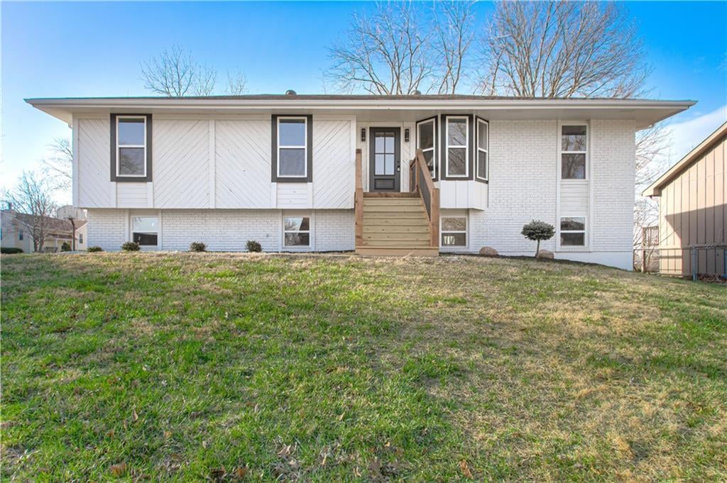 14401 67th Street, Parkville, MO 64152 photo