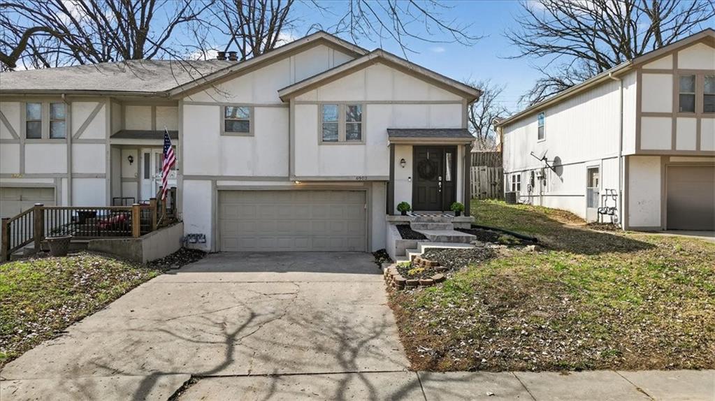 6902 Fisk Avenue, Kansas City, MO 64151 photo