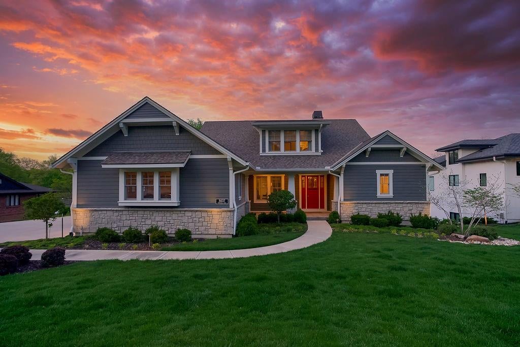 8637 Overhill Road, Leawood, KS 66206