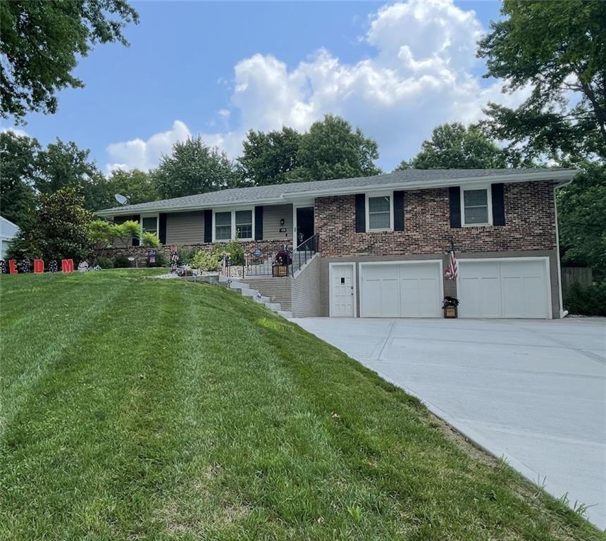 7401 NW Eastside Drive, Weatherby Lake, MO 64152 photo