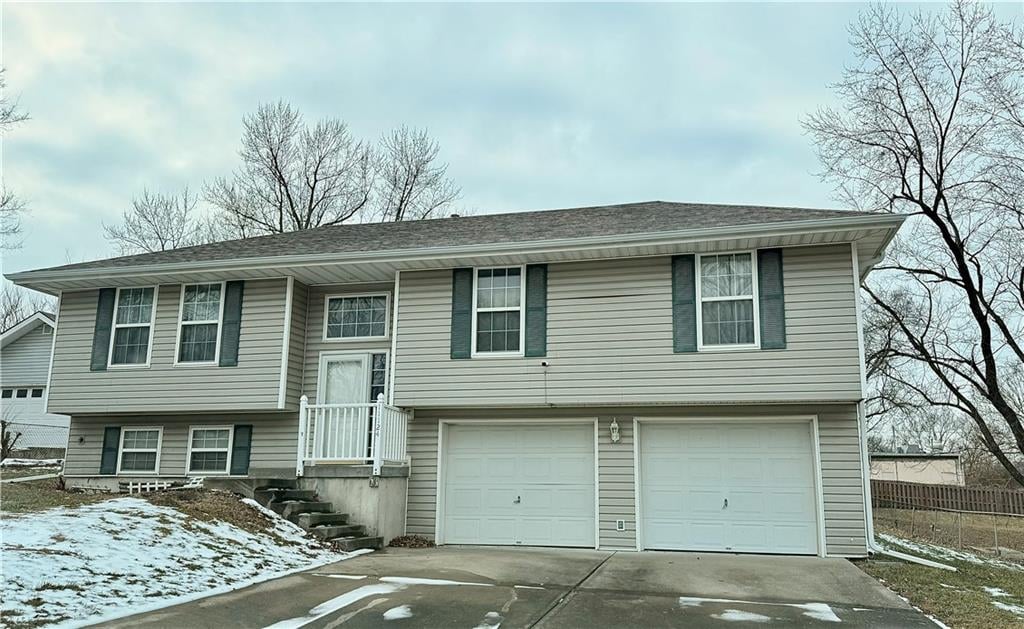 11124 N Locust Street, Kansas City, MO 64155 photo