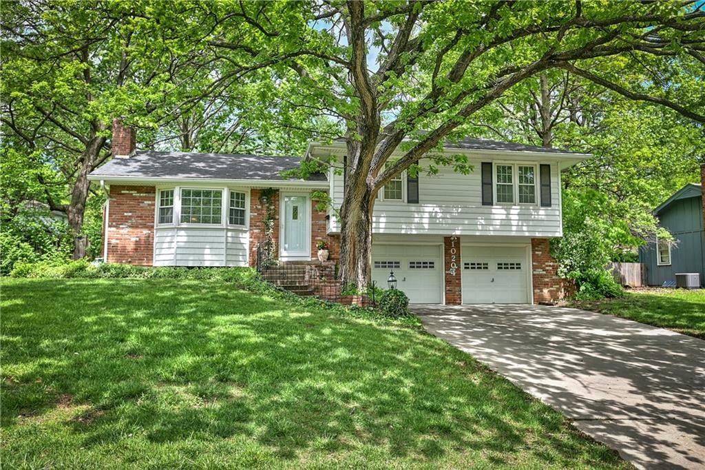 10204 W 70th Street, Merriam, KS 66203 photo