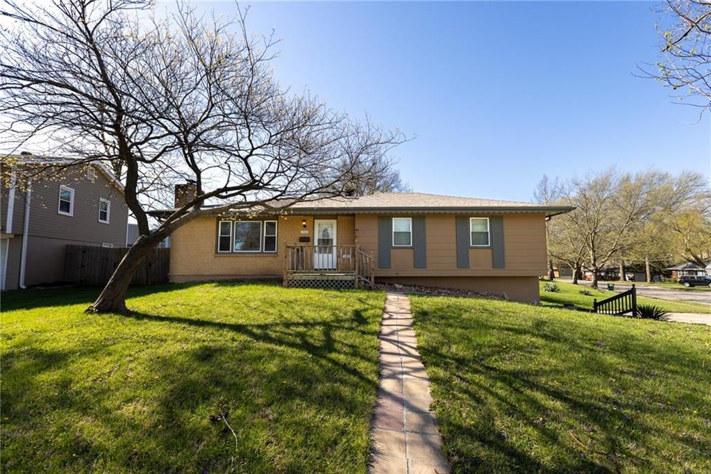 3101 NE 66th Terrace, Gladstone, MO 64119 photo