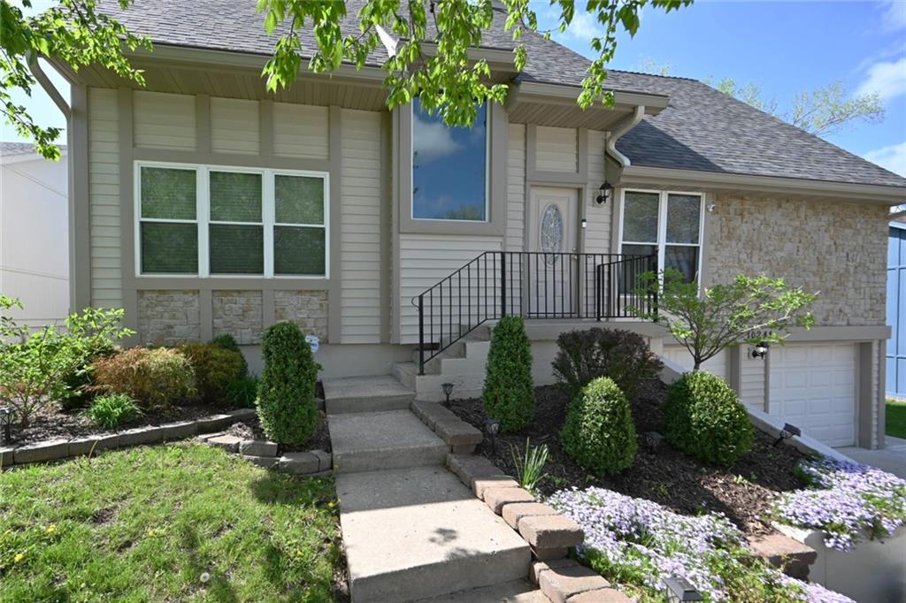 10241 NW 57th Street, Parkville, MO 64152 photo