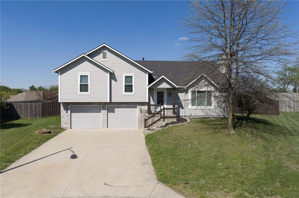 15506 Iron Creek Court, Basehor, KS 66007 photo