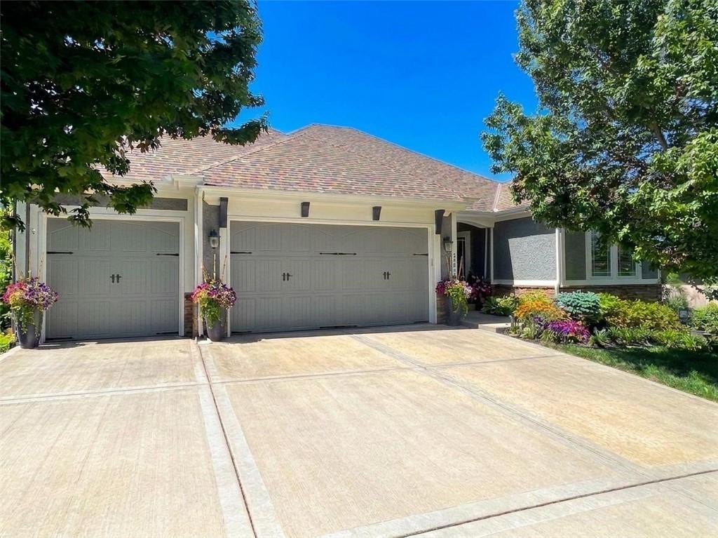 5874 S National Drive, Parkville, MO 64152 photo