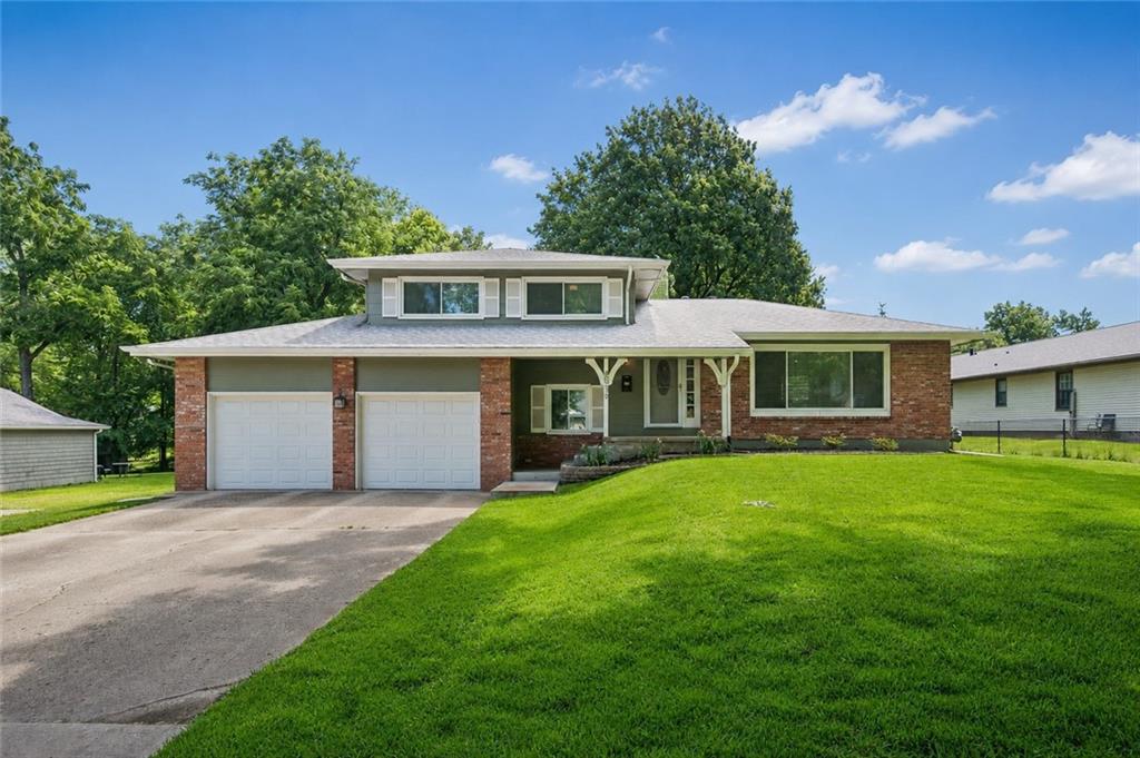 8039 Hemlock Street, Overland Park, KS 66204 photo