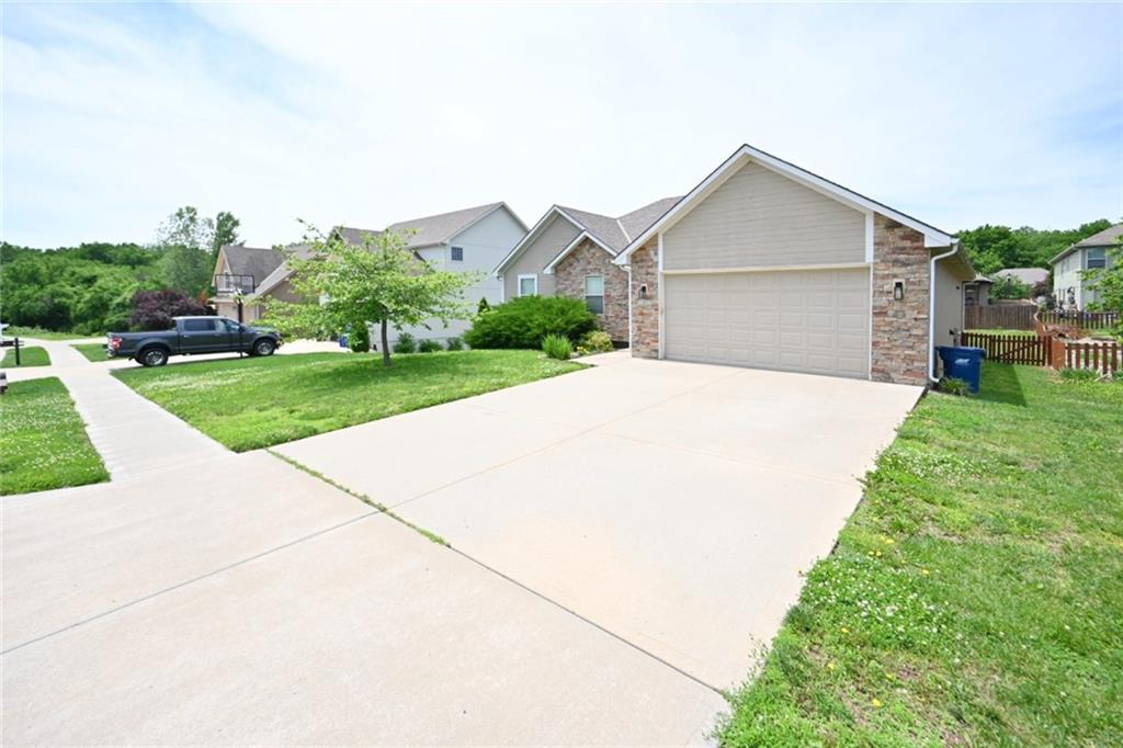 15865 NW Morgan Street, Platte City, MO 64079 photo