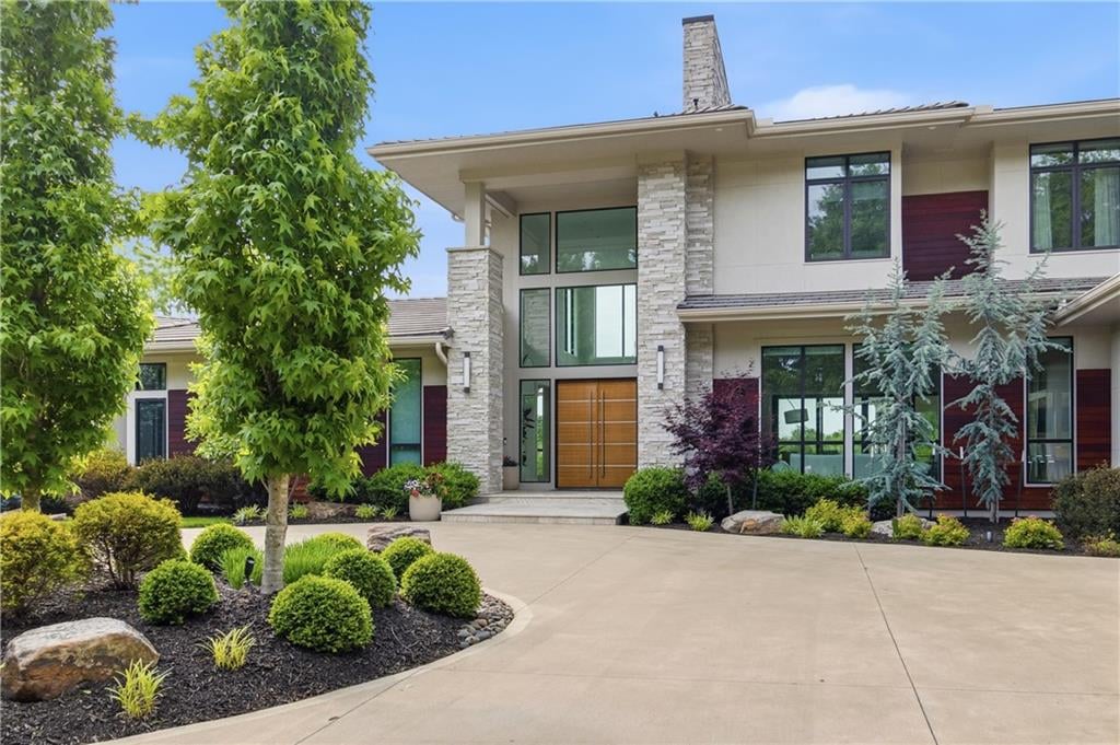10670 W 192nd Place, Spring Hill, KS 66083