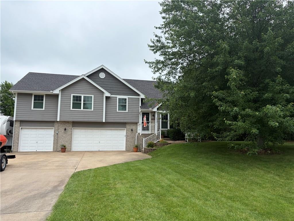 15215 TERRA PULCHRA Drive, Smithville, MO 64089 photo