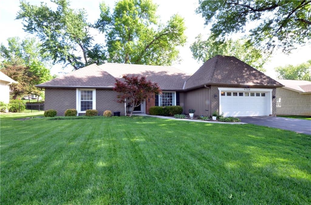 9708 W 105th Terrace, Overland Park, KS 66212 photo