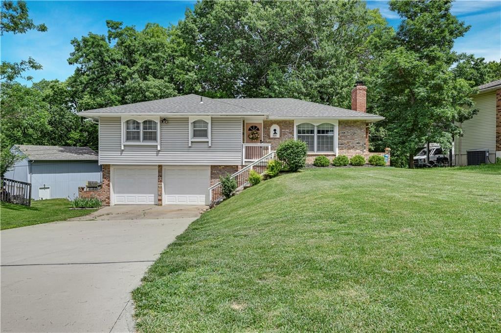 5131 Goodman Lane, Overland Park, KS 66202 photo
