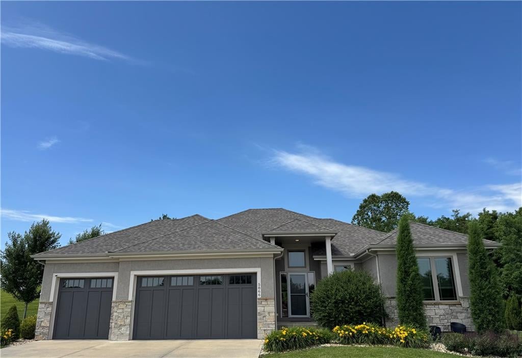 5866 S National Drive, Parkville, MO 64152 photo
