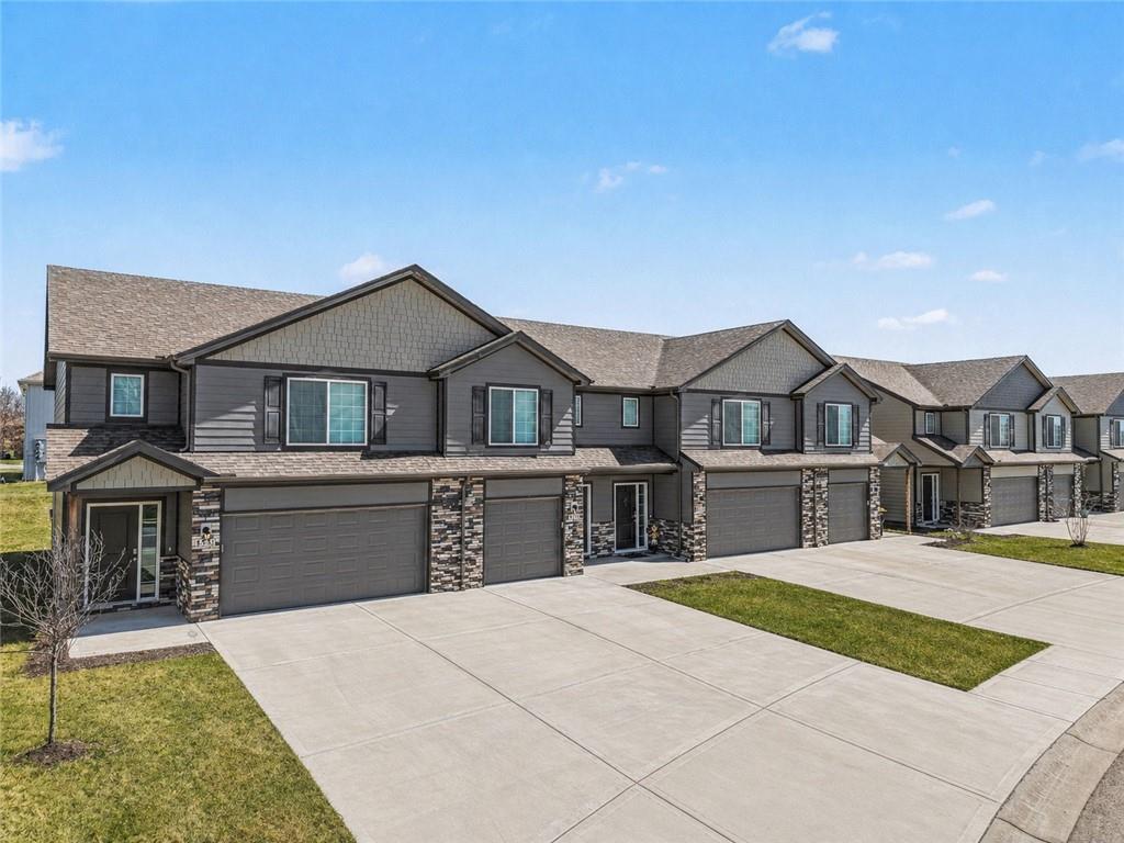 1500 NE Shale Court, Grain Valley, MO 64029 Featured Photo
