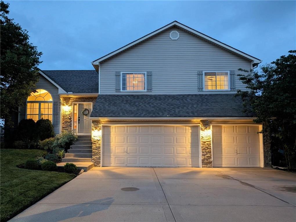 8905 N Essex Drive, Kansas City, MO 64156 photo