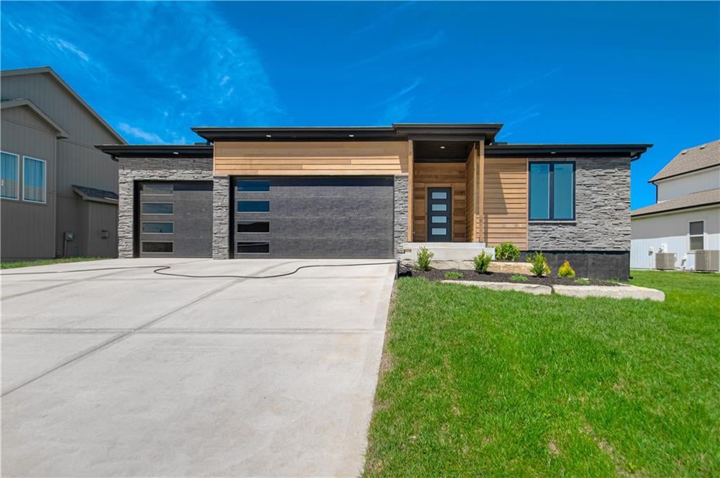 7604 N Gower Avenue, Kansas City, MO 64151 photo