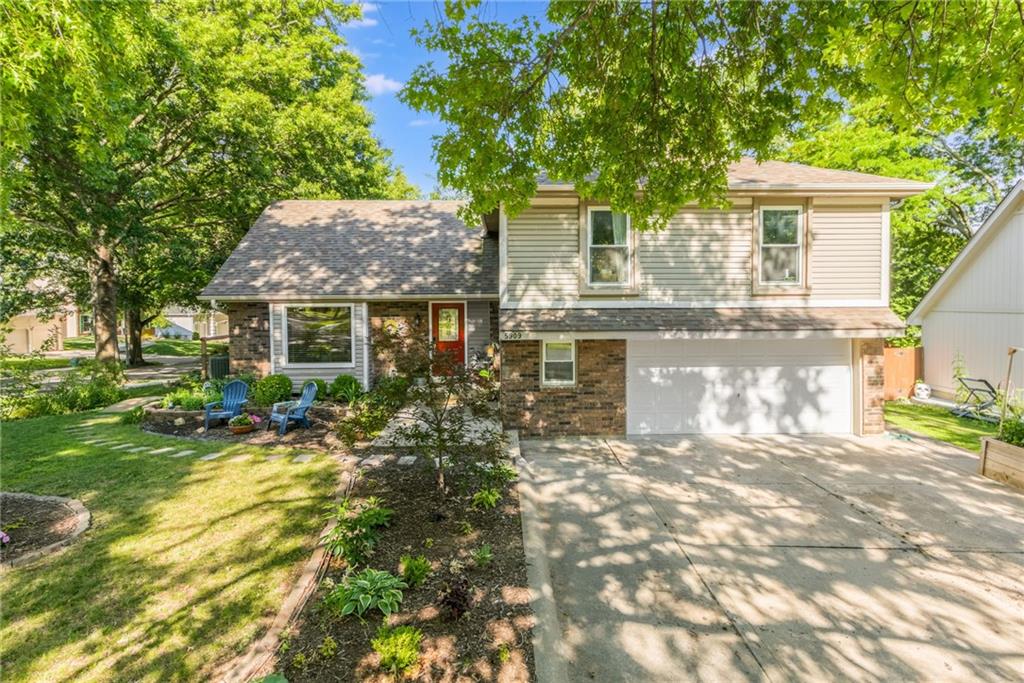 5909 N Norton Avenue, Gladstone, MO 64119 photo