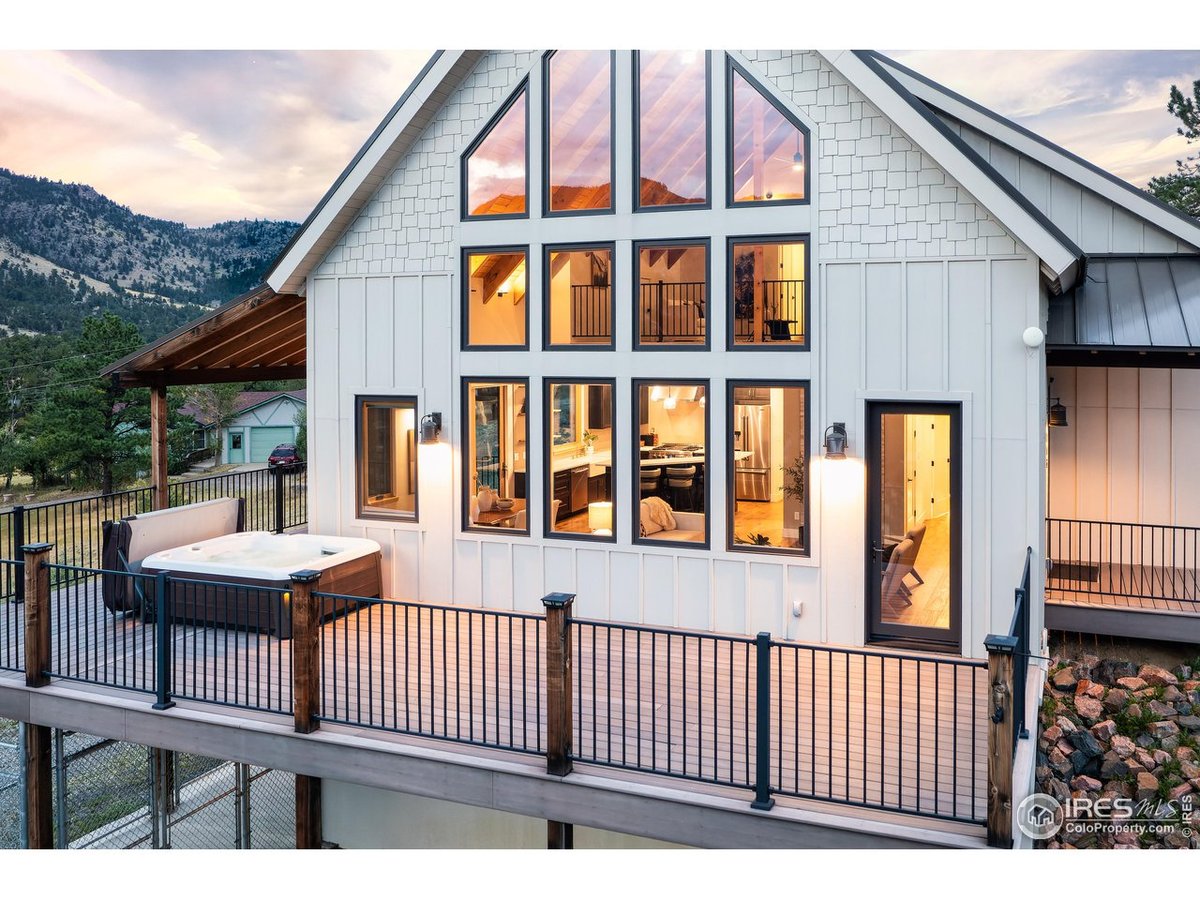 103 Arapahoe Ct, Lyons, CO 80540