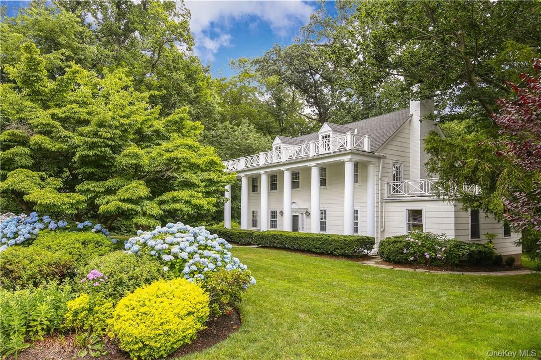 22 Woods Lane, Scarsdale, NY 10583