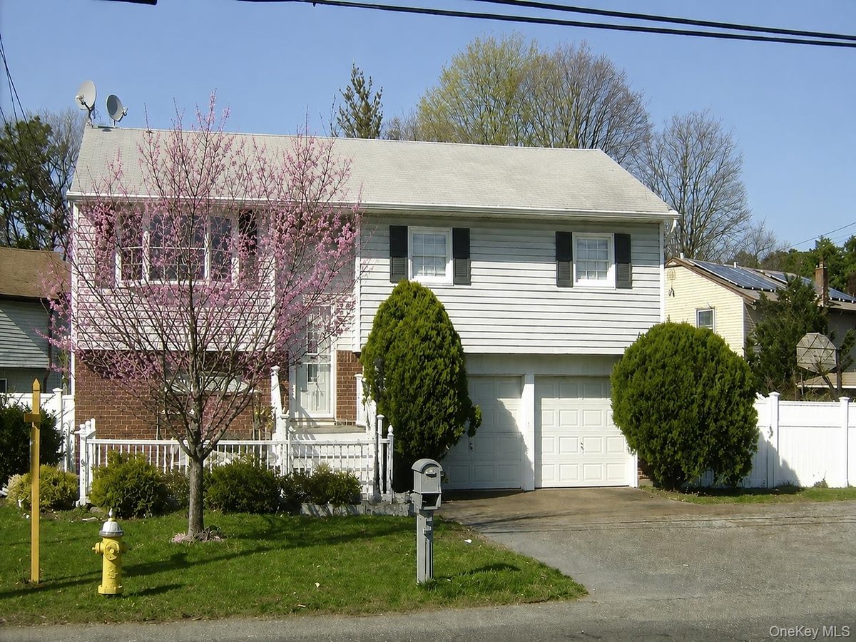 175 Candlewood Road, Bay Shore, NY 11706